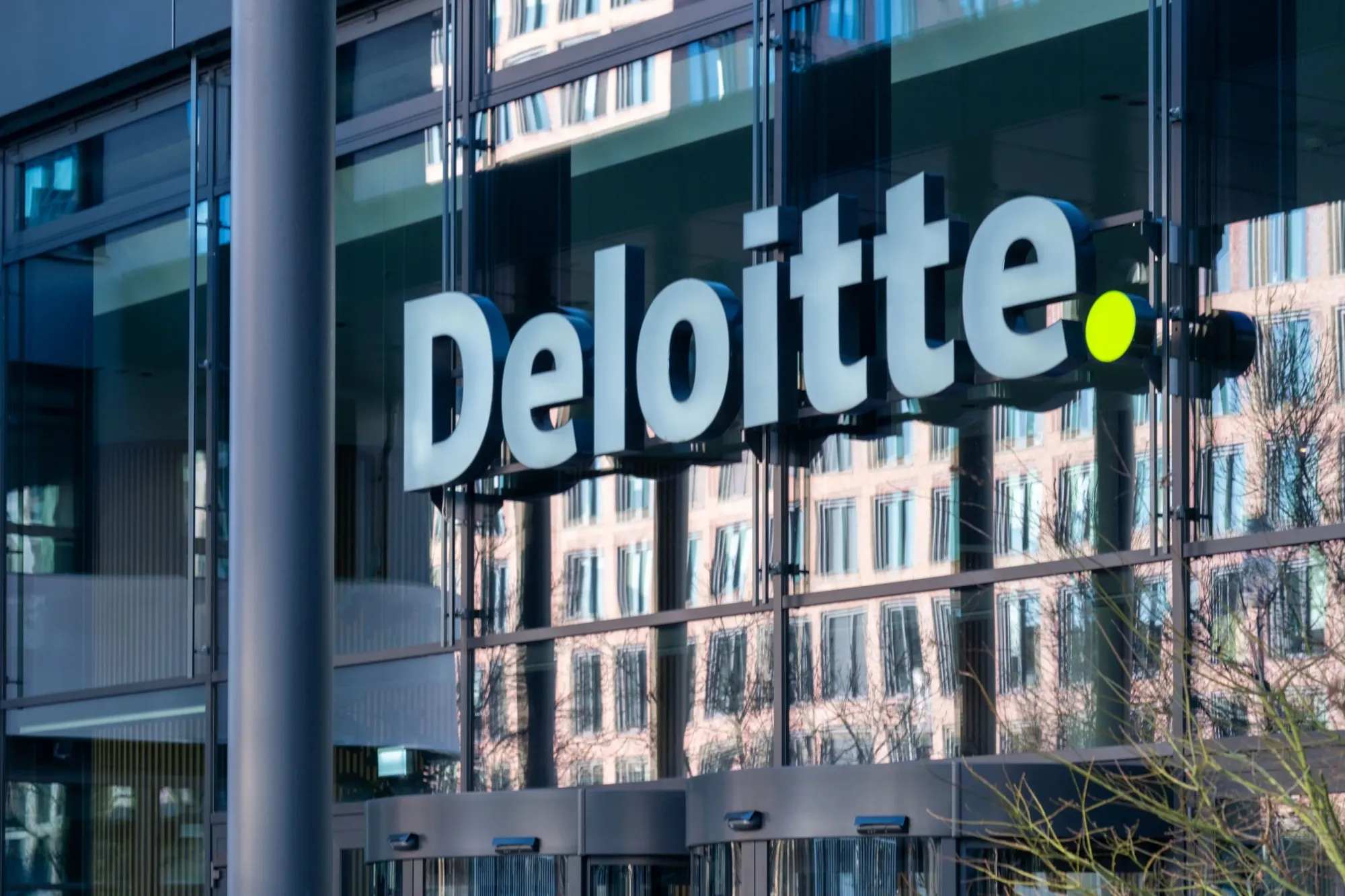 Preview for Case Study 5: Scale.jobs Helped Candidate Land a Job at Deloitte